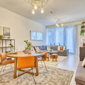 https://classy-authentic-2bdr-apartment-in-downtown-dubai.dubaihotelsoffers.com