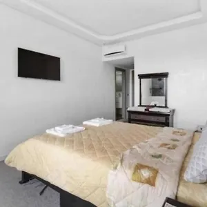 https://magnifique-appartement-en-plein-centre-ville.marrakeshhotelsmorocco.com
