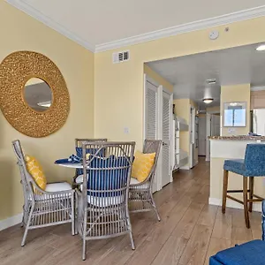 https://boardwalk-905.panamacity-beachhotels.com